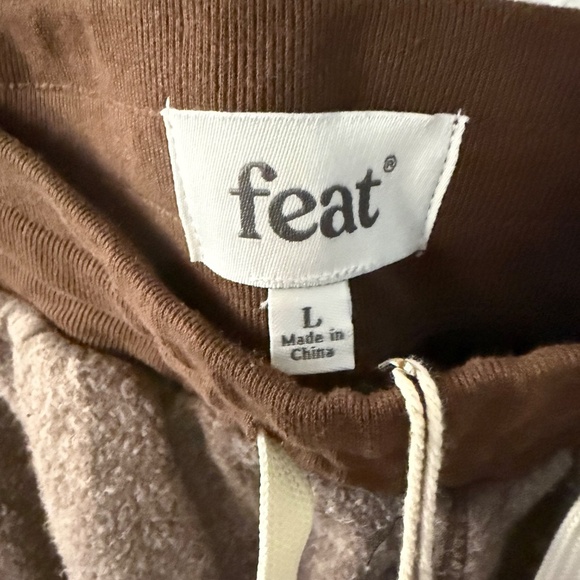 FEAT- The BlanketBlend™ Joggers - Limited PINECONE - Picture 3 of 12